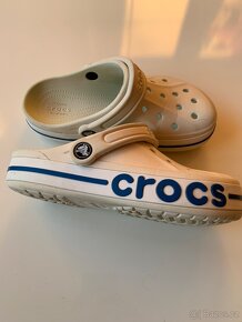 CROCSy vel. 36, béžové, s modrým logem - 4