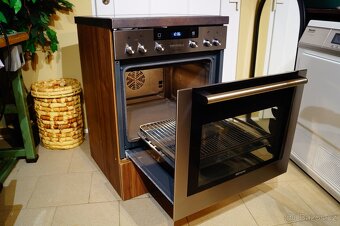 Siemens nerezový vestavný sporák HE73BD531, vyjížděcí dveře - 4