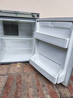 Lednička do karavanu-12v,230v,propan - 4