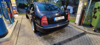 Škoda Superb 2,5 TDI Elegance - 4