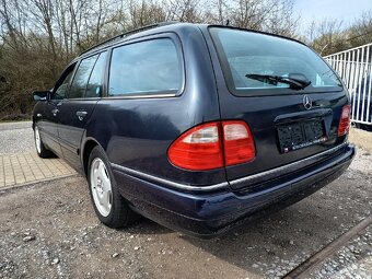 Mercedes-Benz Třída E 320i 4x4 - 4