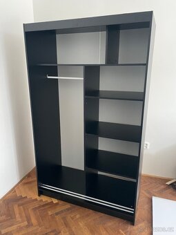 Šatní skříň Lino III šíře 120 cm se zrcadlem - 4