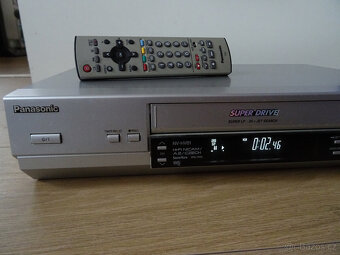 Špičkový videorekordér PANASONIC NV-HV61, 6 hlav,Hifi Stereo - 4