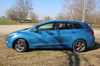 Hyundai i30 1.6 GDI 99 kW, kombi, 95 821 km – bohatá výbava - 4