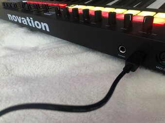 MIDI klávesnice Novation Launchkey 49 mk3 - 4