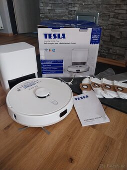 Tesla roboticky vysavač s mopováním - 4