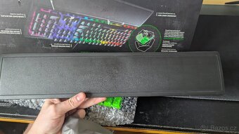 Razer BlackWidow V3 (Green switch, green keycapy) - 4