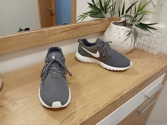 Nike dámské sportovní tenisky vel. 38 - 4