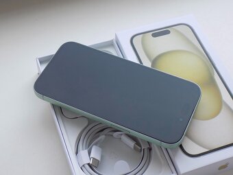 APPLE iPhone 15 128GB Green - ZÁRUKA - SUPER STAV - 4