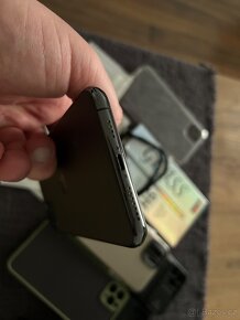 Apple iPhone 11 Pro Max, 256GB - 4