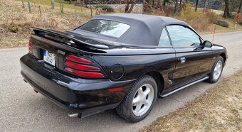 Ford Mustang - 4