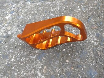Rade Garage stupacky KTM - 4