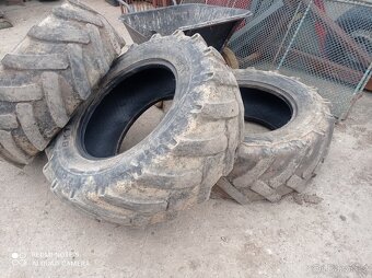 Pneu BKT. 400/70/24 - 4