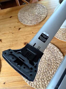 Prodám příčníky Whispbar na Jeep GrandCherokee WK2 - 4
