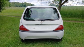 Lancia Ypsilon 1.1 - 4