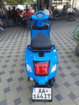 Vespa GTS 125 Super Sport - 4