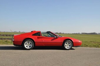 Ferrari 328 GTS z roku 1987 - 4