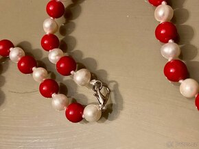 Náhrdelník z pravých perel a červeným korálem - 4