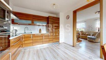 Semice, prodej rodinného domu 5+1, 157 m2 na pozemku 434 m2, - 4