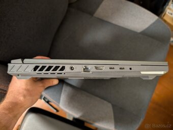 Herní notebook ASUS ROG Strix G16 [i7-13650HX / RTX 4080] - 4