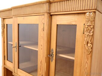 Nádherná stará kredenc - 4