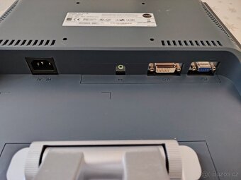 MONITOR YAKUMO 19" - 4