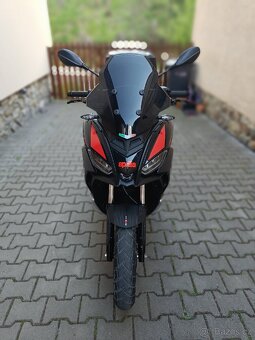 Aprilia SR GT 200 - 4
