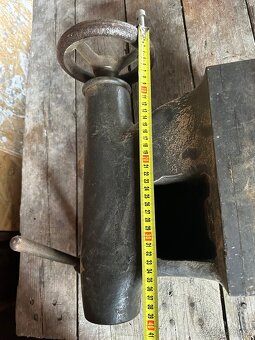 Koník soustruhu - 4