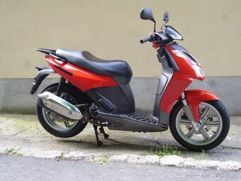Aprilia Sportcity 125. Rok 2008. Najeto 42063km. - 4