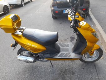 Skútr Kinroad 50ccm+náhradní díly a doplňky - 4