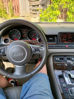 Audi A8 4.2 MPi V8 Quattro - 4