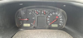 VW T4 2.5tdi 75kw rok 2001 - 4