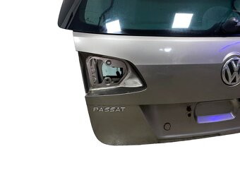 Páté dveře zlatošedá metalíza LC8Y VW Passat B7 kombi 2012 - 4
