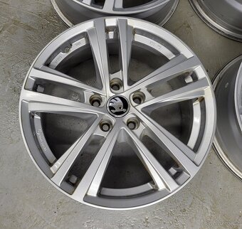 Originál 17" Seat Tarraco 5x112 Passat B8 Superb - 4