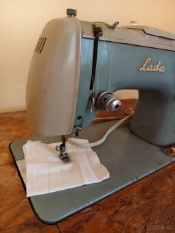 Šicí stroj Lada - 4
