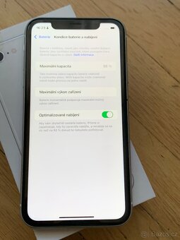 iPhone XR bílý - 4