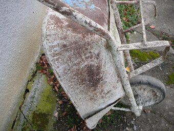 STAVEBNÍ KOLEČKO - 4