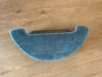 Tesla Roboticky vysavač T60 - 4