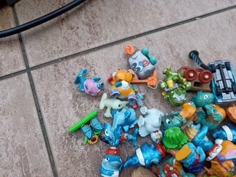 Kinder figurky postavičky hračky sada - 4