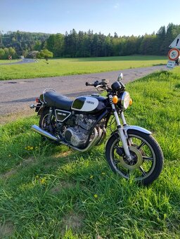 Yamaha XS 750 - 4