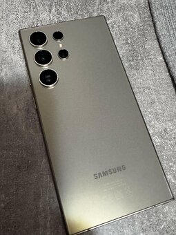 Samsung Galaxy s24 Ultra 256GB - 4