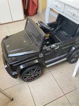 El: Auto Mercedes - 4