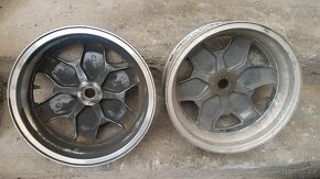 Suzuki Burgman zadní kola 2ks.13×3,5 - 4