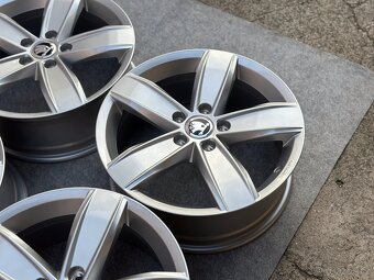 VW PASSAT B8 SKODA SUPERB 3 5X112 R17 6,5J ET41 - 4