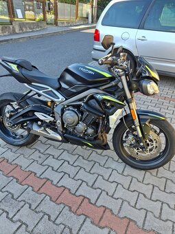 Triumph Street Triple 765 RS - 4