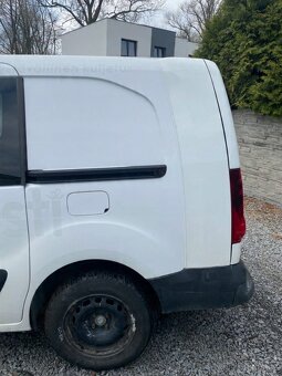 Výřez karoserie Citroen Berlingo Peugeot Partner - 4