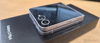 Samsung Galaxy Z Flip 6 - 4