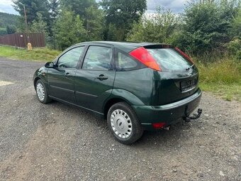 Ford Focus 1.6i Ghia - 4