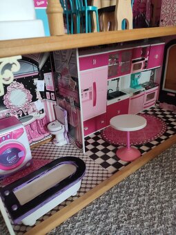 Domeček pro panenky Barbie - 4