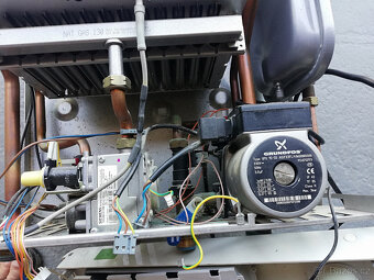 Plynový kotel Ferroli na náhradní díly - 4